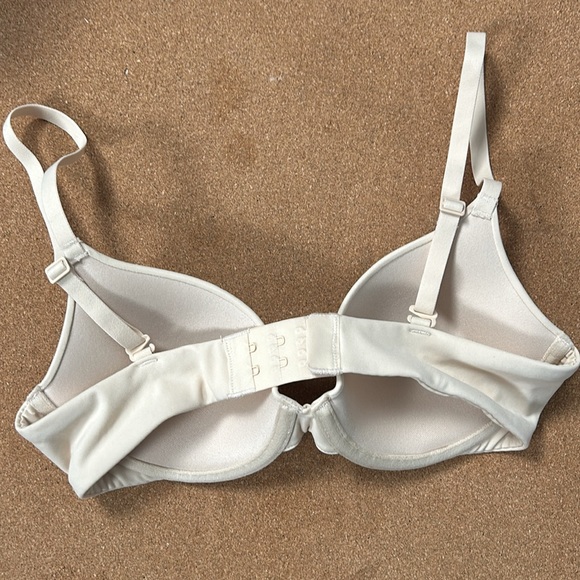 Skims tan color bra size 32 B gently used - Picture 5 of 8